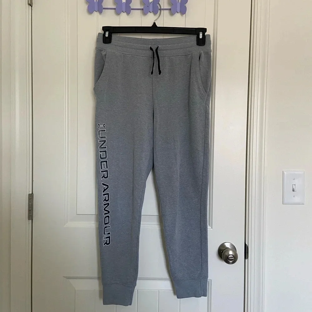 Under Armour girl’s gray “loose” jogger sweatpants — large